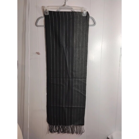 NEW Men's or Boy's SCARF One Size Fits All GRAY STRIPED - Picture 1 of 2